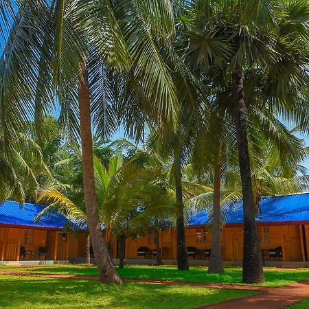 Отель Trinco Relax Hut Тринкомали Экстерьер фото