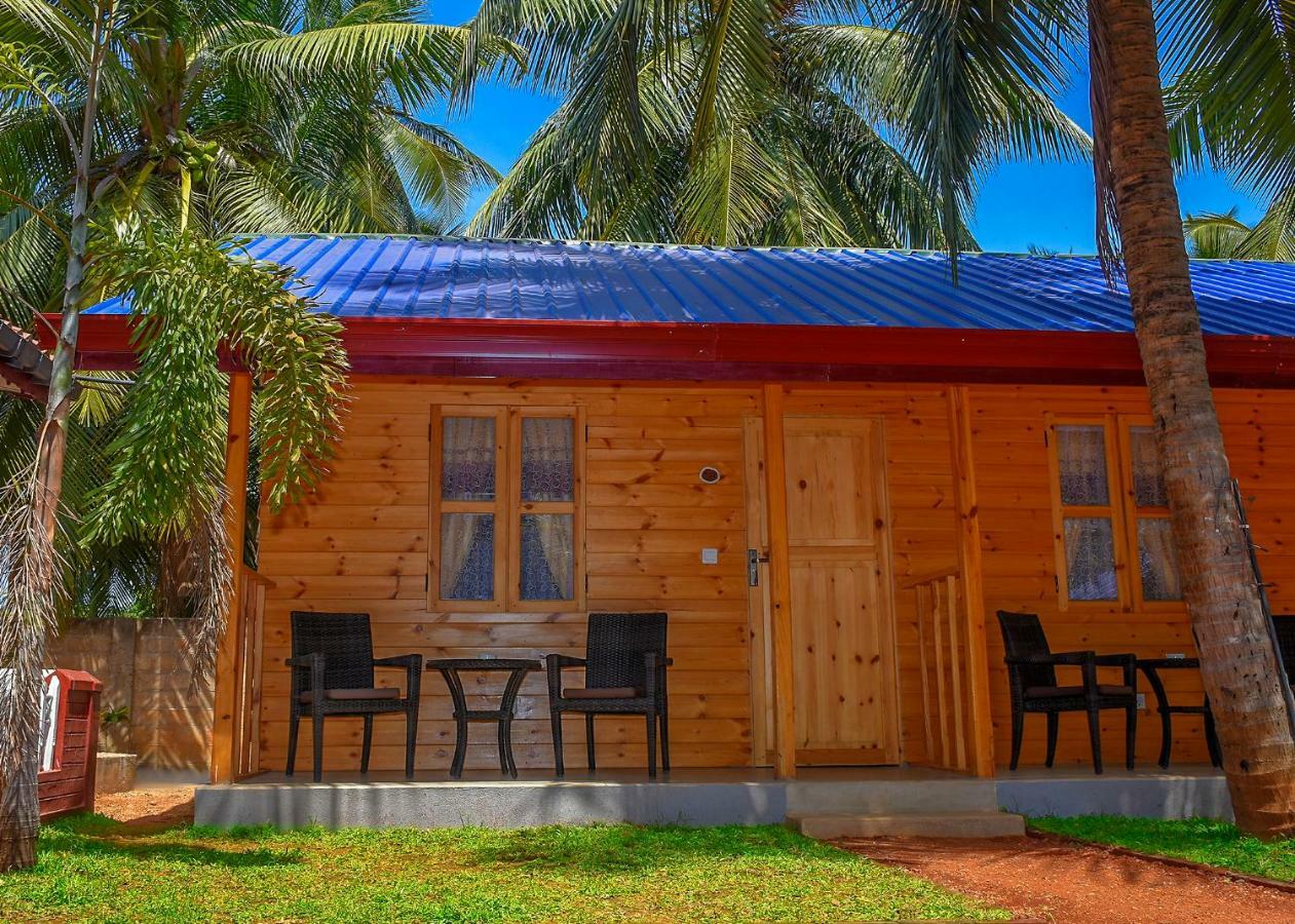 Отель Trinco Relax Hut Тринкомали Экстерьер фото