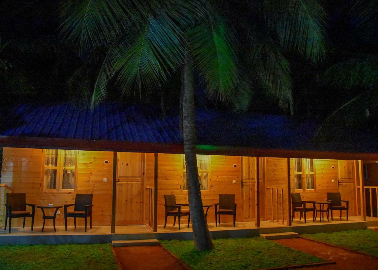 Отель Trinco Relax Hut Тринкомали Экстерьер фото