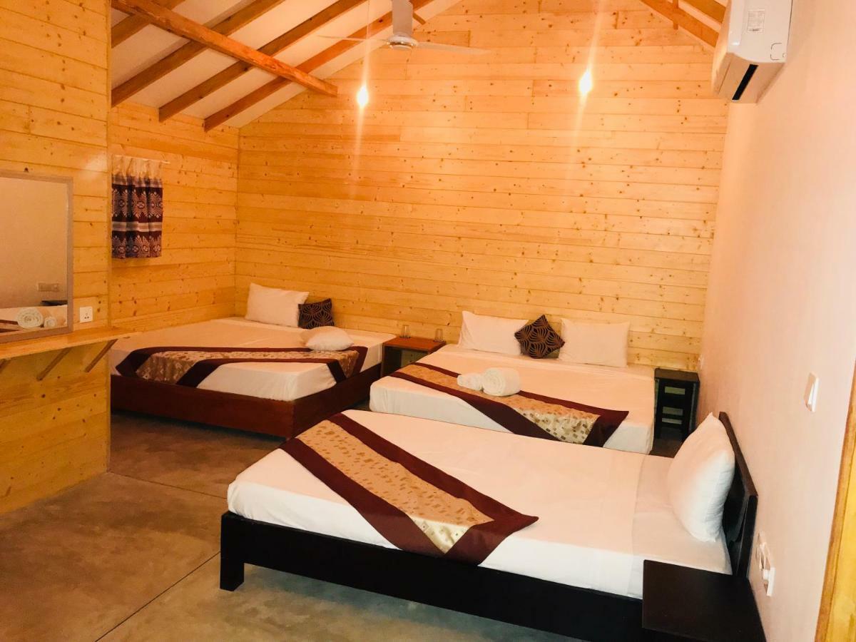 Отель Trinco Relax Hut Тринкомали Экстерьер фото